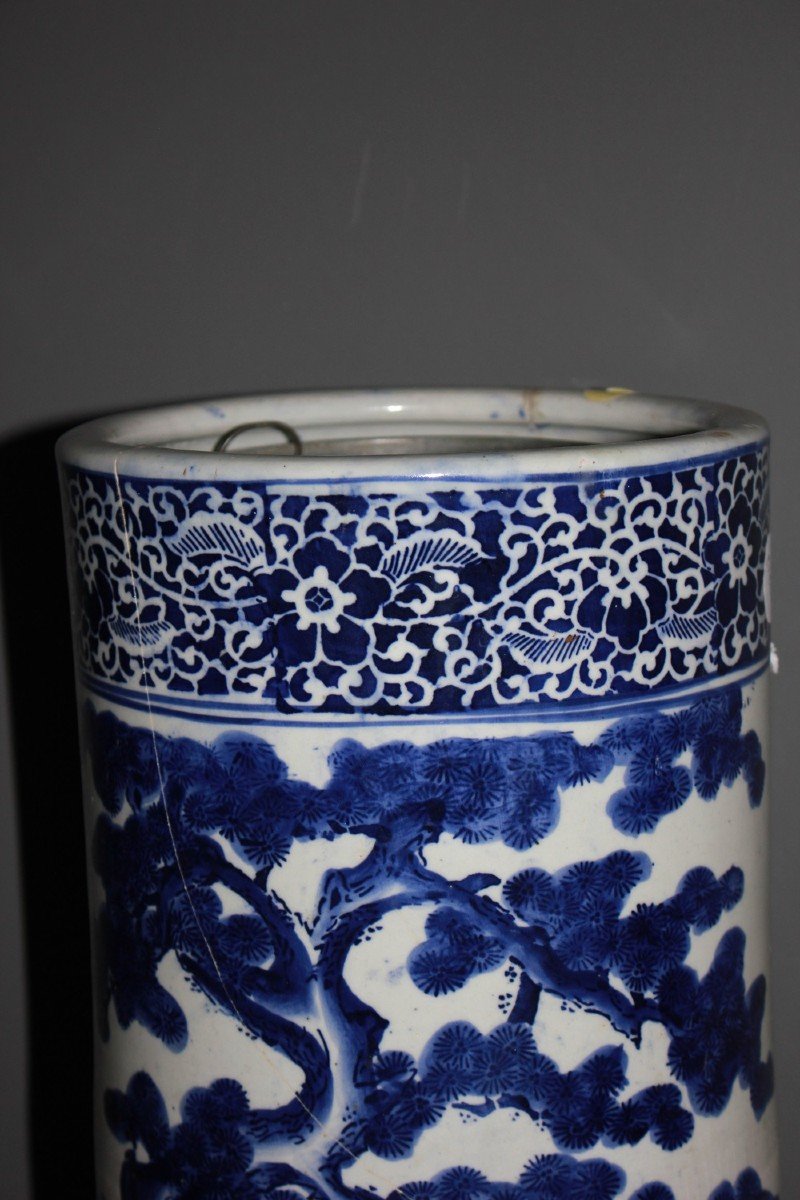 Chinese Blue And White Porcelain Umbrella Stand With Figures-photo-2