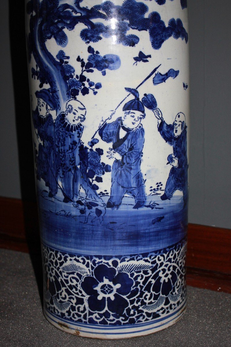 Chinese Blue And White Porcelain Umbrella Stand With Figures-photo-3