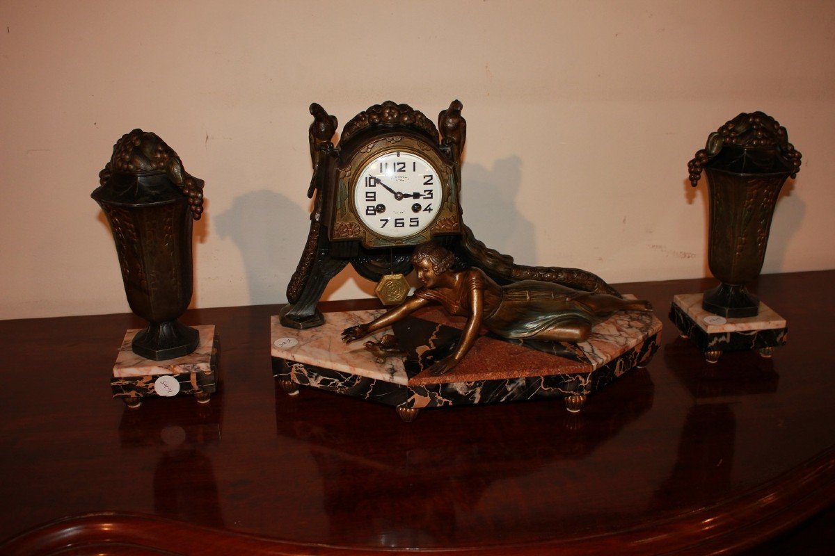 Art Deco Clock And 2 Vases Set In Metal With Lady Sculpture