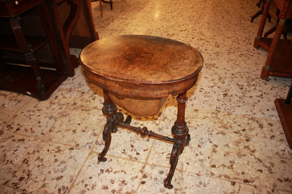 19th-century Irish Sewing Table In Walnut And Walnut Burl With Inlays