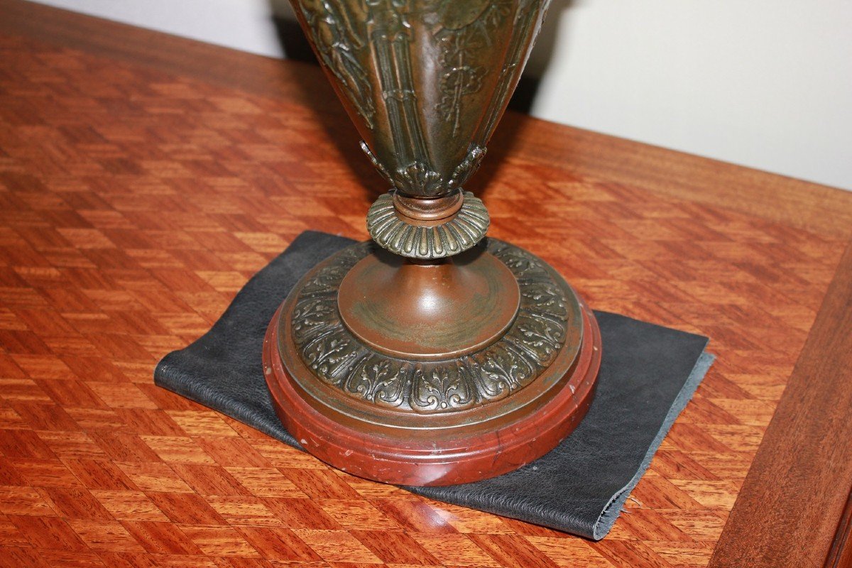 French Amphora Vase In Metal From The 1800s With Figures-photo-2