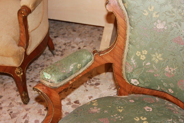 Salon Louis XV Avec Des Ornements En Bronze En Bois De Rose. Canapé, 2 Fauteuils 2 Chaises-photo-4