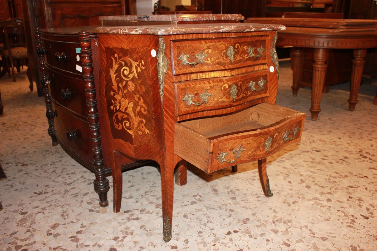 Small French Louis XV Style Floral Inlaid Chest Of Drawers-photo-2