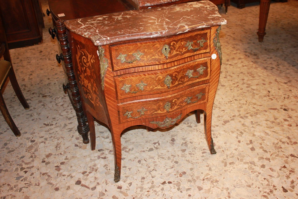 Small French Louis XV Style Floral Inlaid Chest Of Drawers