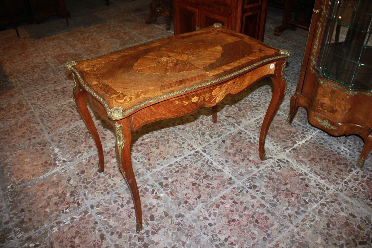 French Louis XV Style Writing Table Inlaid With Bronzes