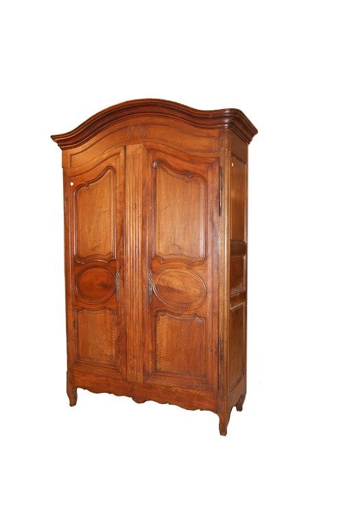 Large French Armoire From The Late 1700s, Provençal Style, In Walnut