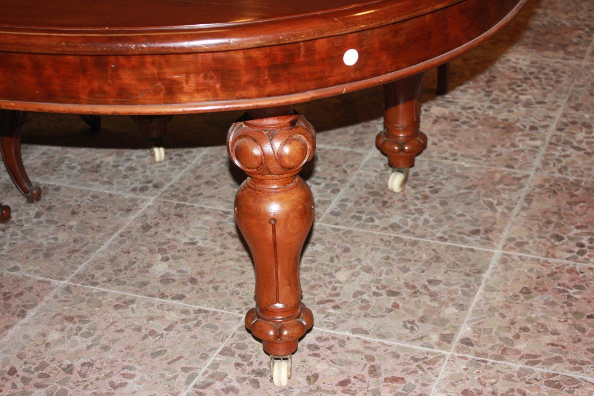 Extendable Oval Table In Victorian Style From The 19th Century In Mahogany-photo-3