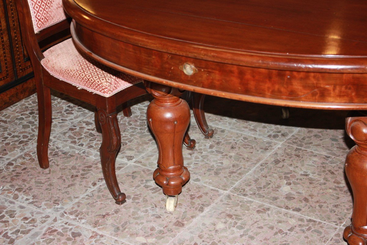 Extendable Oval Table In Victorian Style From The 19th Century In Mahogany-photo-4