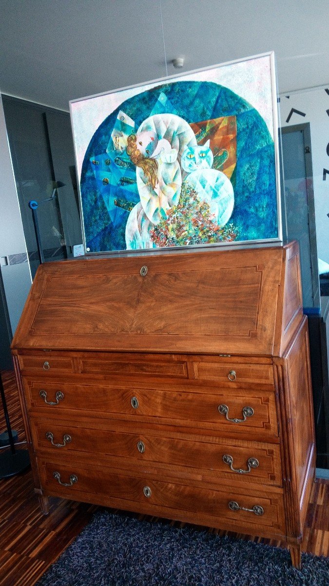 Large French Flap In Walnut And Flamed Walnut, Composed In The Lower Part Of Three Large Drawer