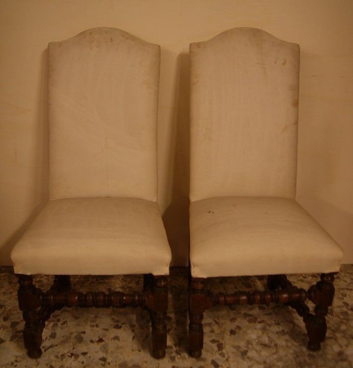 Group Of 4 Italian Spool Chairs From The 1700s In Walnut Wood. Seat And Back Upholstered In Whi-photo-2