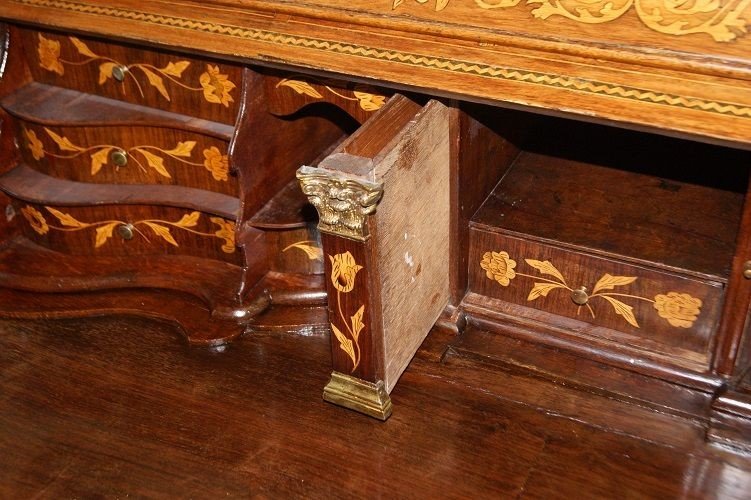 Dutch Roller Chest Of Drawers From The Late 1700s, Louis XV Style, In Mahogany Wood. It Has Ric-photo-2