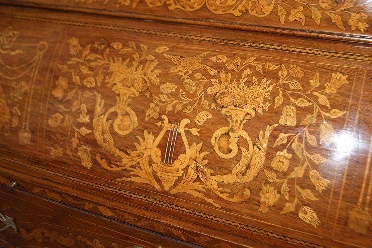 Dutch Roller Chest Of Drawers From The Late 1700s, Louis XV Style, In Mahogany Wood. It Has Ric-photo-3