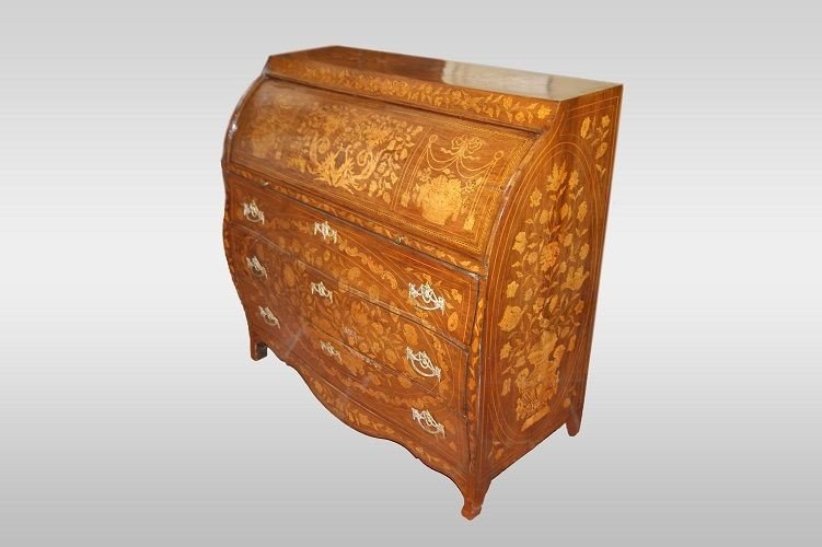 Dutch Roller Chest Of Drawers From The Late 1700s, Louis XV Style, In Mahogany Wood. It Has Ric