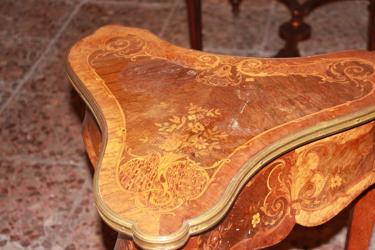 Triangular French Table In Louis XV Style, 19th Century, With Marquetry-photo-2