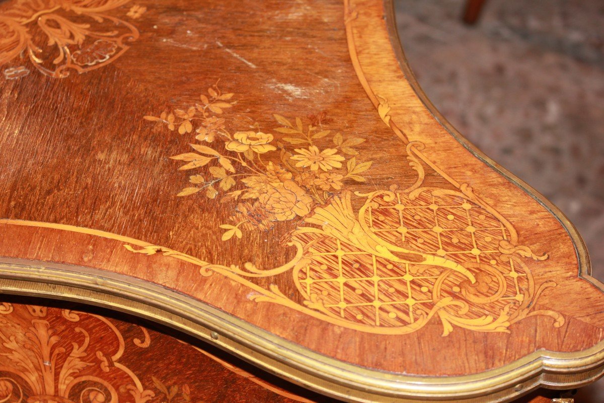 Triangular French Table In Louis XV Style, 19th Century, With Marquetry-photo-4