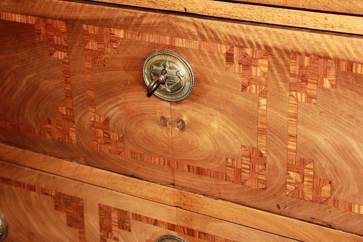 French Chest Of Drawers From The Early 1800s, In The Louis XVI Style, Made Of Walnut Wood. It F-photo-6