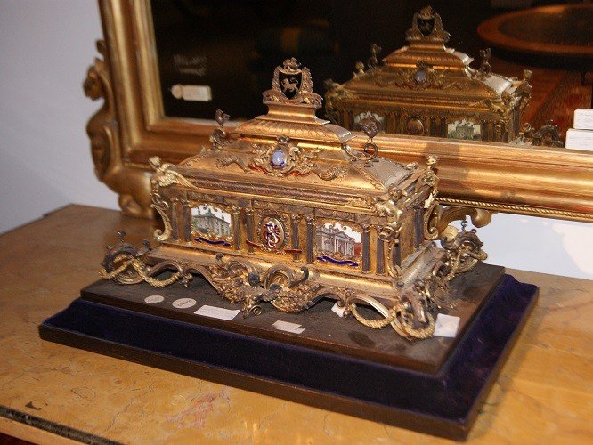 Beautiful 1800s English Jewelry/document Box In Silver Coated With Vermeil Gold, Richly Finishe