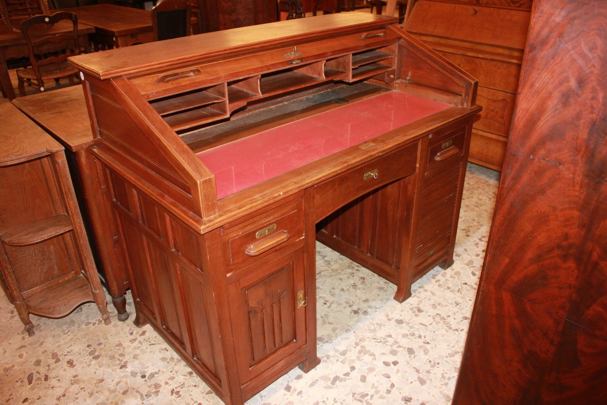 American Roll-top Desk From The Early 1900s In Walnut Wood