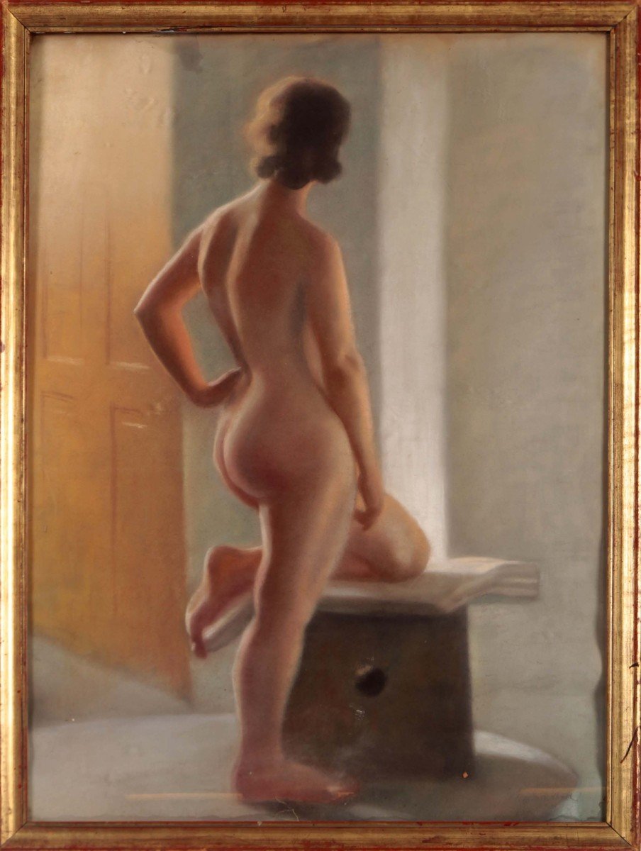 Antique Pastel Painting From The Early 1900s Depicting A Female Nude