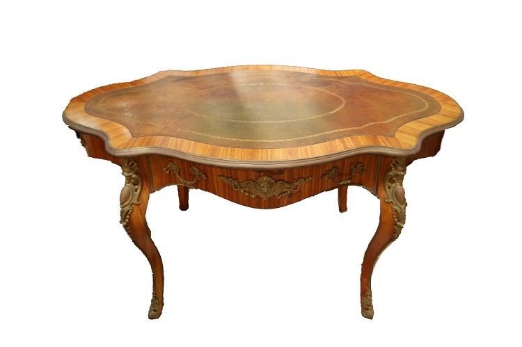 French Desk From The Mid-1800s, Louis XV Style, In Rosewood. It Has A Drawer Under The Top And 