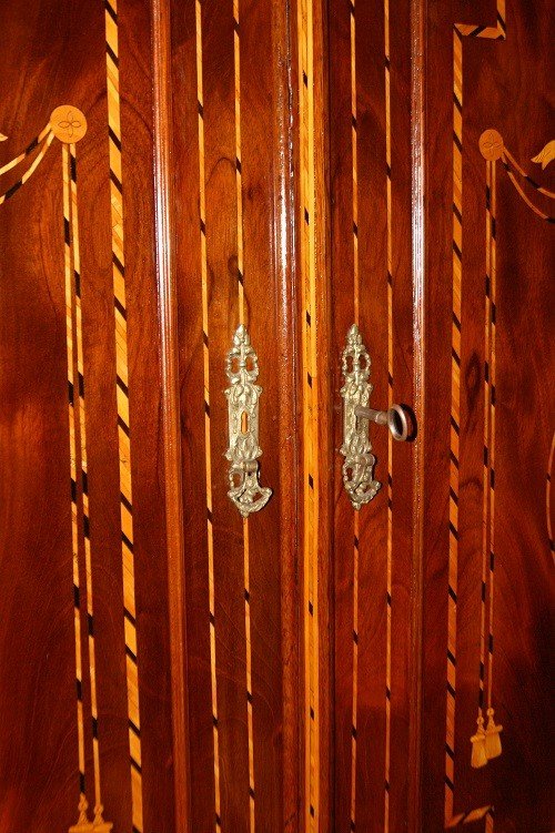 Antique And Rare Dutch 18th-century Single-body Wardrobe, Solid Oak Structure, Mahogany Veneer-photo-3