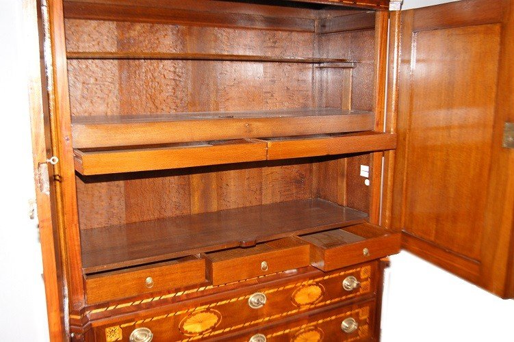 Antique And Rare Dutch 18th-century Single-body Wardrobe, Solid Oak Structure, Mahogany Veneer-photo-4