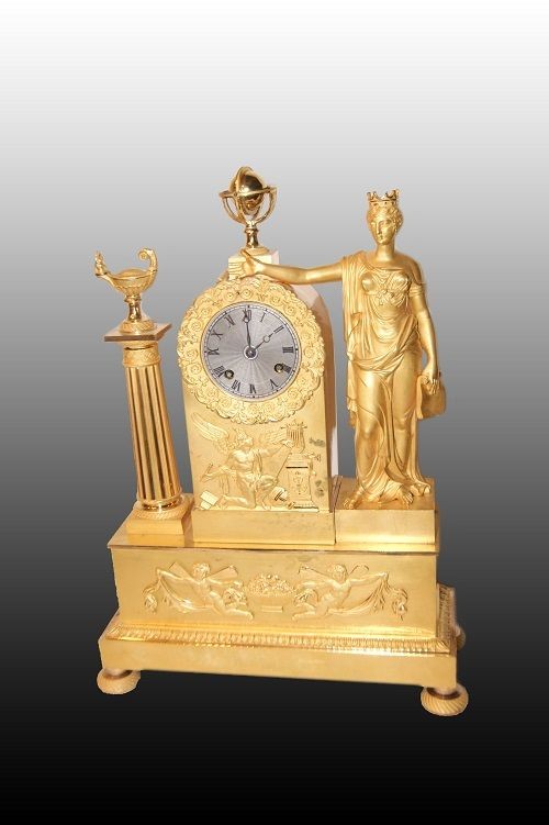 French Table Clock From The First Half Of The 1800s, Empire Style, In Gilded Mercury Bronze