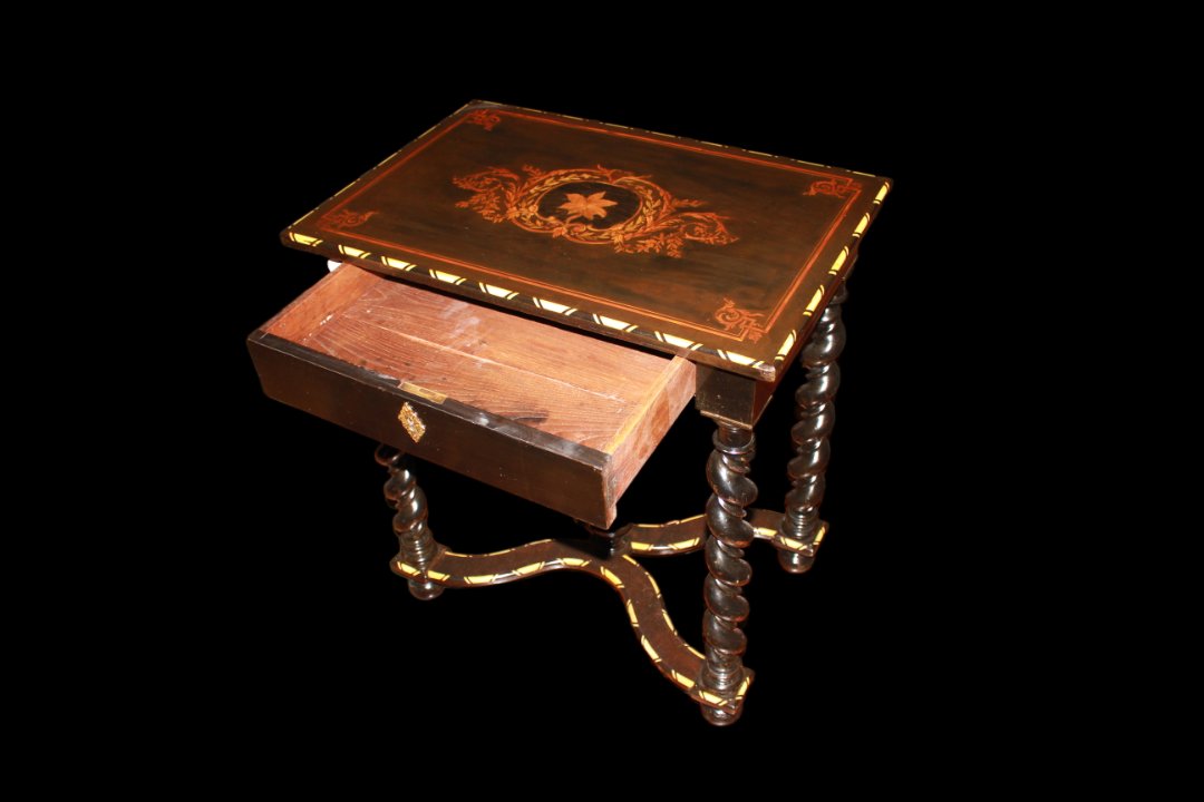 Dutch Ebony Table From The Early 1800s With Inlays And Twisted Legs-photo-4