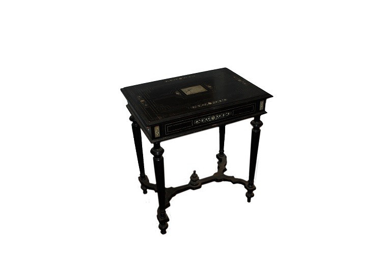 Petite Table Lombarde Italienne Du Début Des Années 1800 En Bois ébénisé Avec  Ivoire