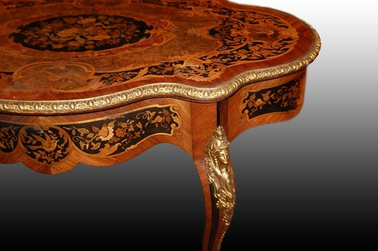 Superb French Living Room Table From The Mid-1800s, Louis XV Style, In Bois De Rose Wood, Walnu-photo-2