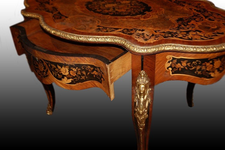 Superb French Living Room Table From The Mid-1800s, Louis XV Style, In Bois De Rose Wood, Walnu-photo-1