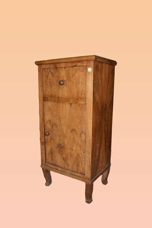 Pair Of Early 1800s Italian Transition Style Bedside Tables In Walnut Veneer-photo-3