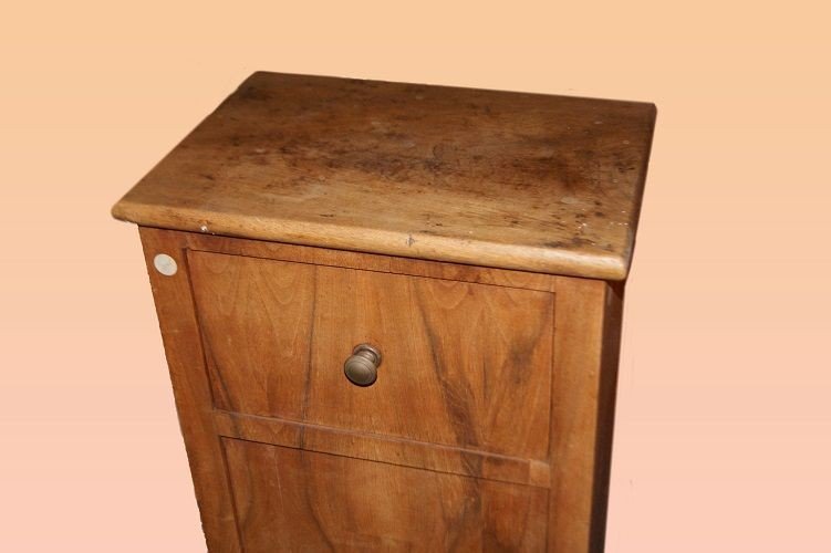 Pair Of Early 1800s Italian Transition Style Bedside Tables In Walnut Veneer-photo-4