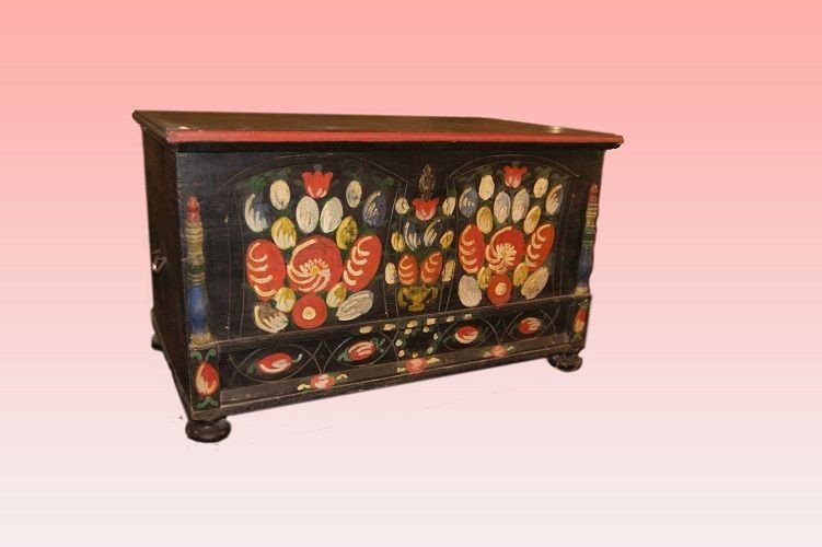 19th Century Italian Tyrolean Chest Richly Decorated With Flowers-photo-2