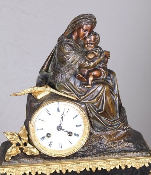 French Clock In Bronze With Marble Base Representing The Virgin With The Child Jesus-photo-2