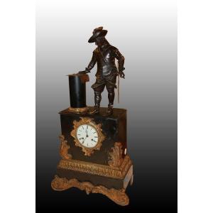 French Table Clock From The 19th Century In Marble With Bronze Sculpture And Ornaments