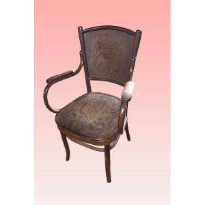 Thonet Armchair From Early 1900s Northern Europe, Made Of Curved Walnut-stained Beechwood