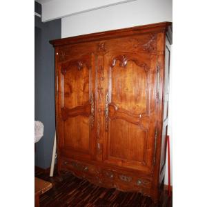  French Wardrobe From Brittany, Late 1700s, Made Of Walnut Wood. Composed Of 2 Closed Doors