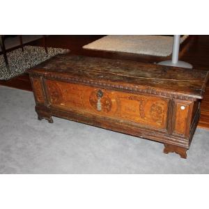 Large Italian Chest From The 1600s In Walnut Wood, Richly Inlaid