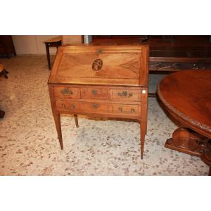 Late 18th Century French Drop-front Desk In Walnut, Inlaid, Louis XVI Style