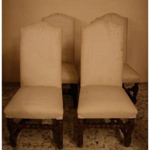 Group Of 4 Italian Spool Chairs From The 1700s In Walnut Wood. Seat And Back Upholstered In Whi