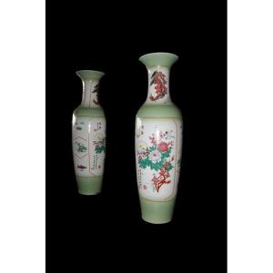 Pair Of Large Chinese Vases From The Late 1800s And Early 1900s In Decorated White Porcelain. T