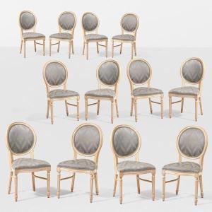 Set Of 24 Carved And Painted Wooden Chairs, 20th Century: Elegance And Refinement