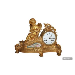 19th Century French Louis XV Gilt Bronze Mantel Clock With Sèvres Porcelain