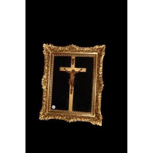 Crucifix Français Du Début Des Années 1800 Avec Le Christ En Bois Et Cadre Doré