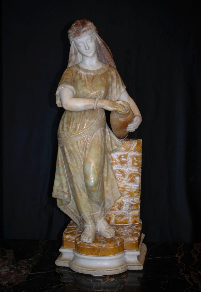 Statue Représentant Une Jeune Fille Avec Une Amphore à La Main Marbre