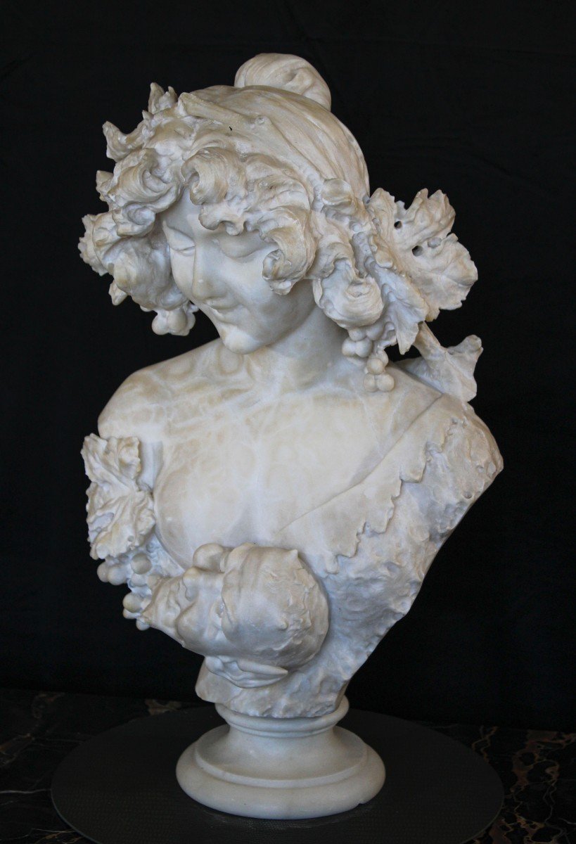 Bust Depicting A Lady With Grapes On Her Head Carrara Marble -photo-4