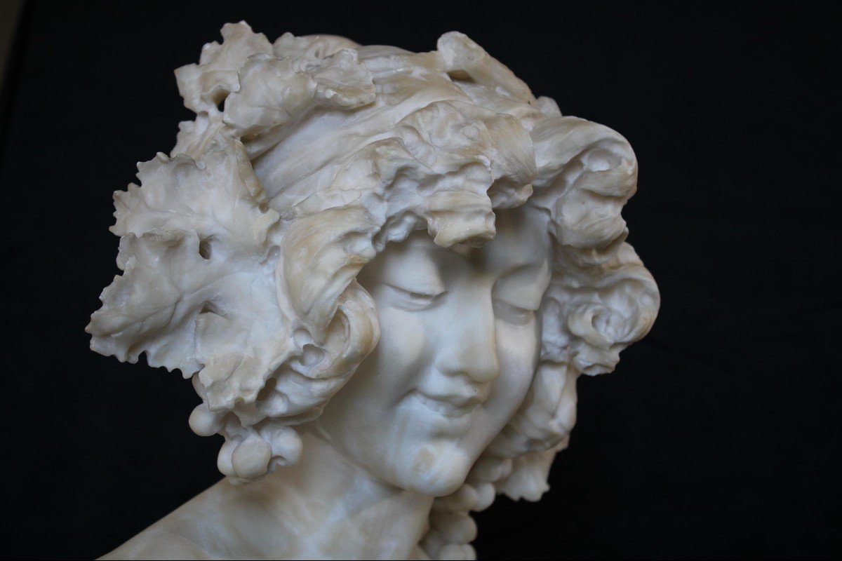 Bust Depicting A Lady With Grapes On Her Head Carrara Marble -photo-2