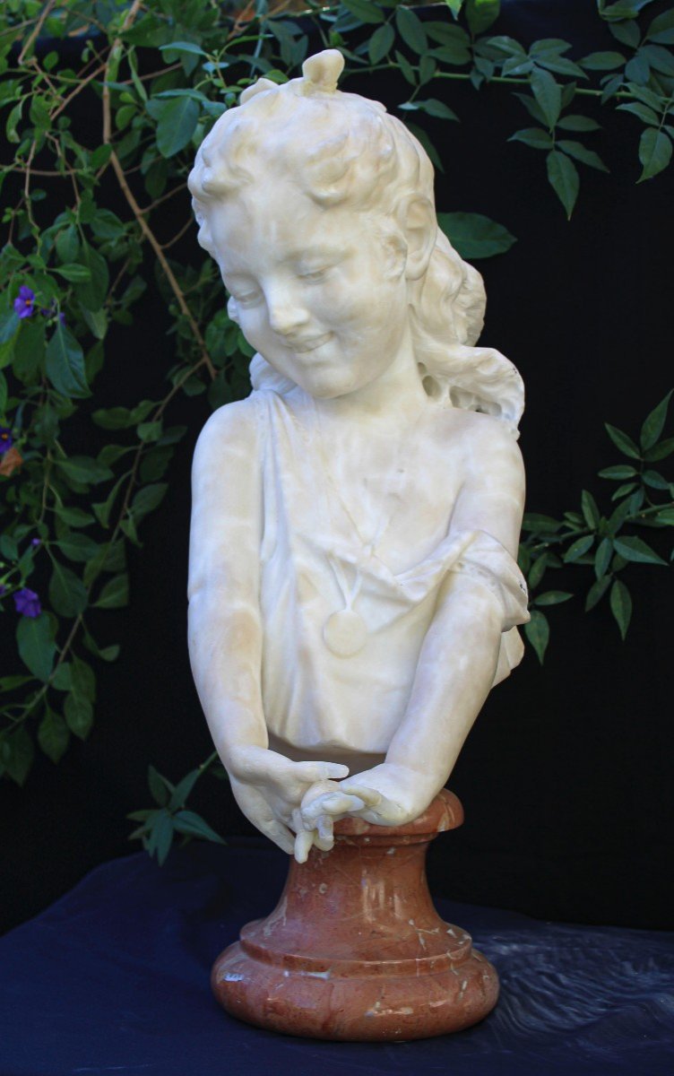 Smiling Girl With Crossed Hands Marble 