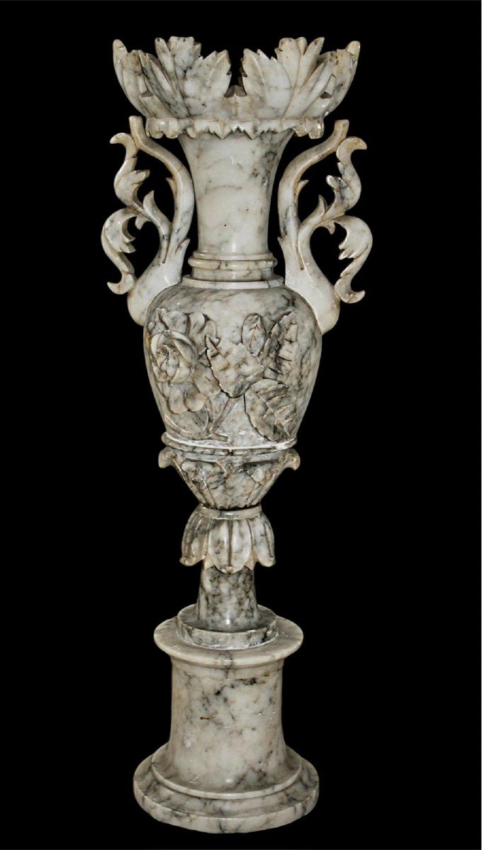 Antique Great Vase In Arabescato Marble 